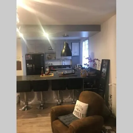 Appartement Avec Petit Jardin *